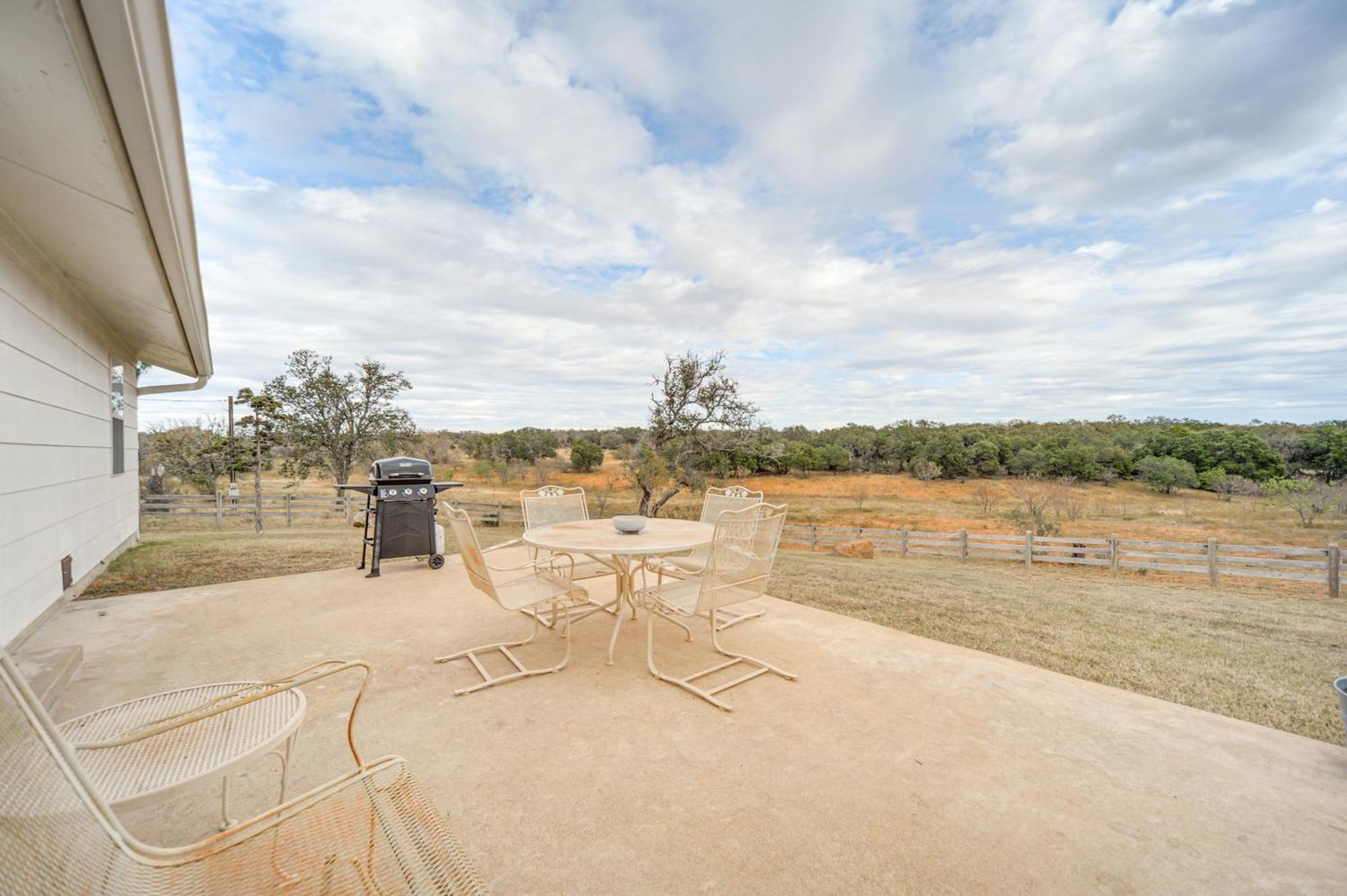 Historic Hoffmann Ranch Haus Near Wineries! Villa Фредериксбург Екстериор снимка