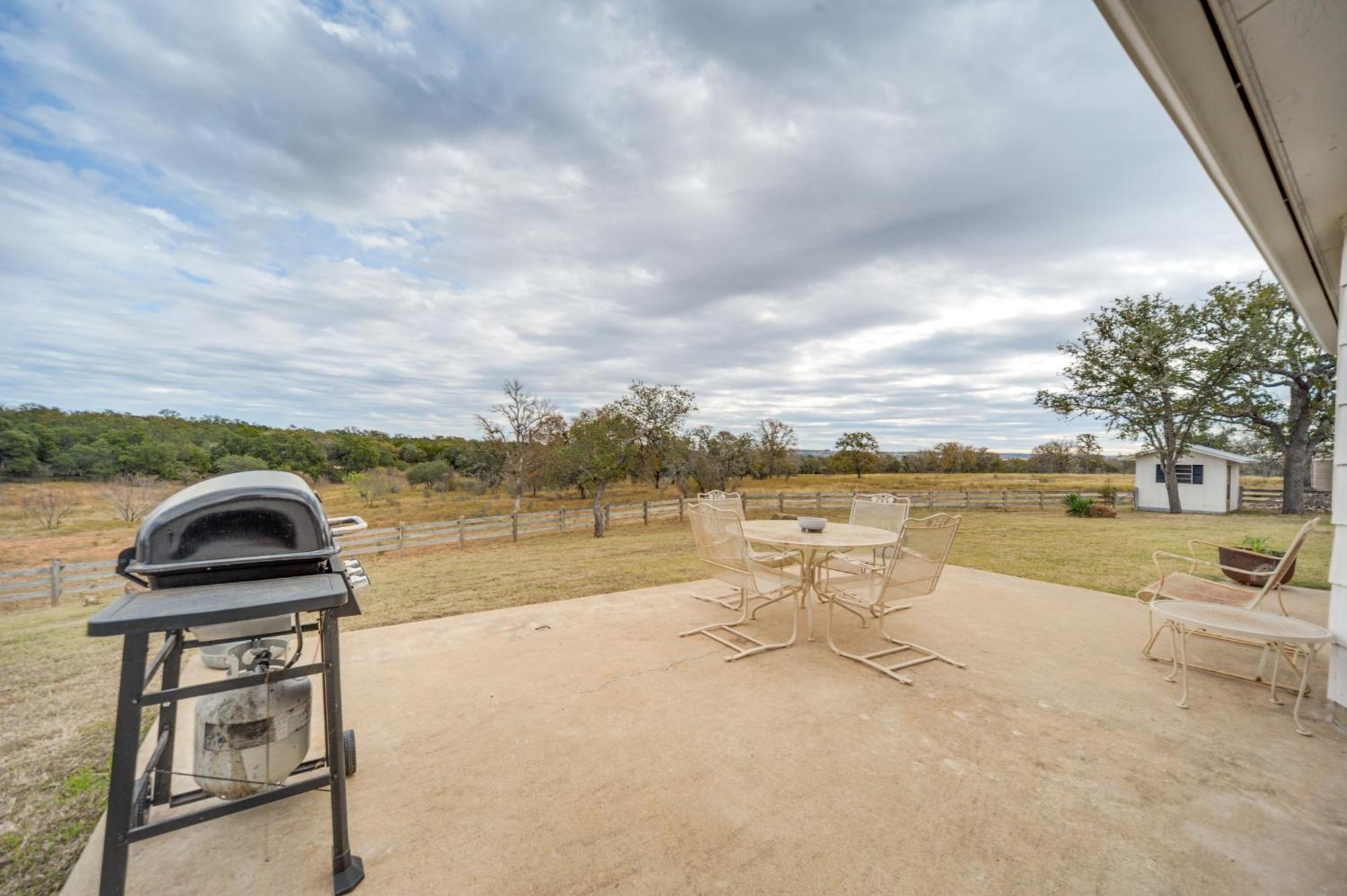 Historic Hoffmann Ranch Haus Near Wineries! Villa Фредериксбург Екстериор снимка